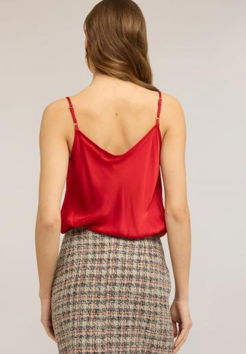 Топ на бретельках