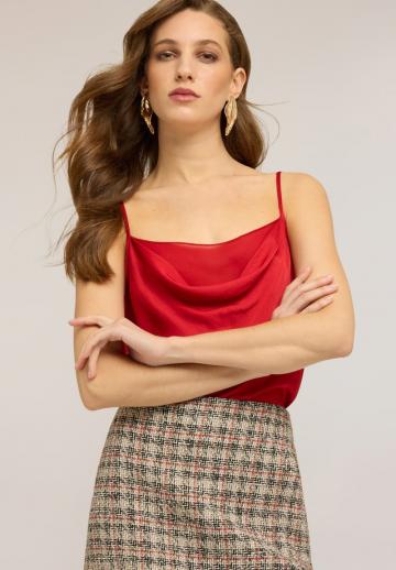 Топ на бретельках