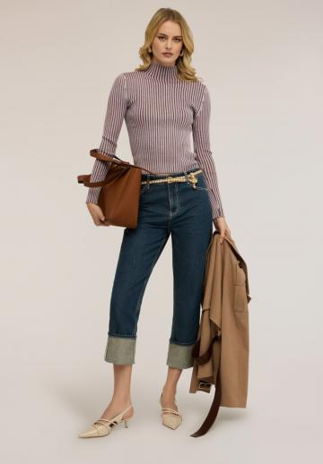 Пуловер в полоску