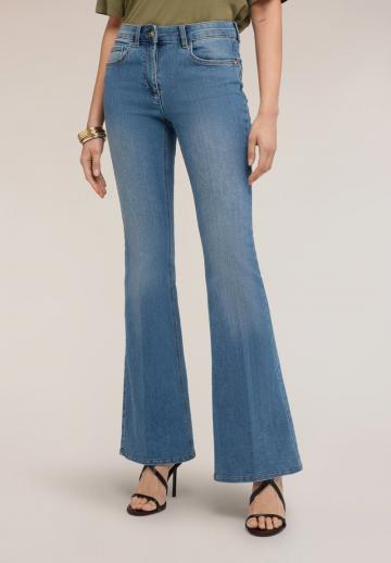 Клешеные джинсы