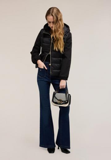 Клешеные джинсы