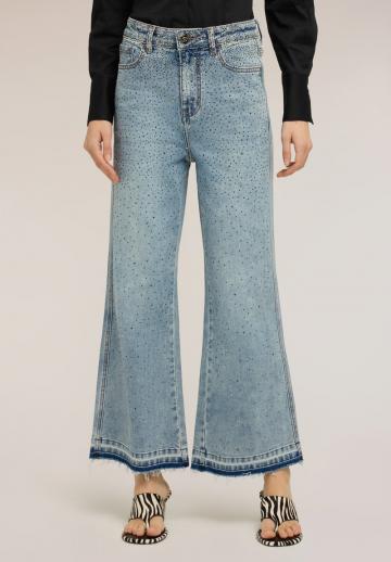 Клешеные джинсы