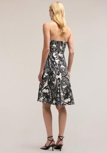 Платье без бретелек