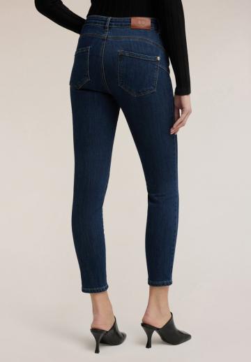 Короткие джинсы