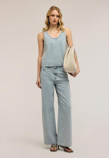 Прямые джинсы