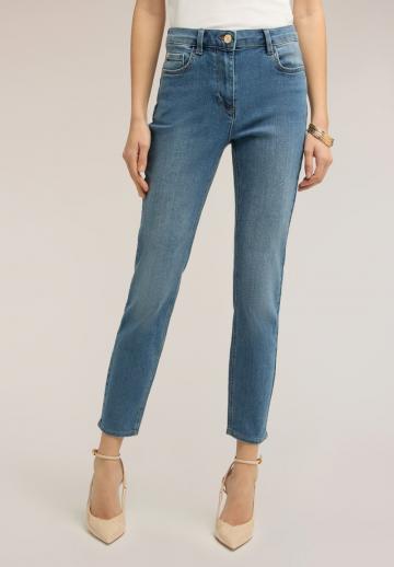 Короткие джинсы