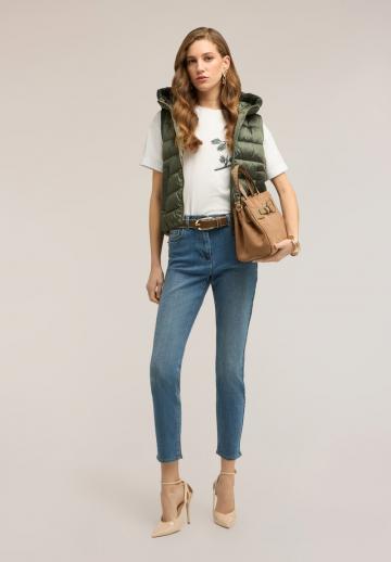 Короткие джинсы