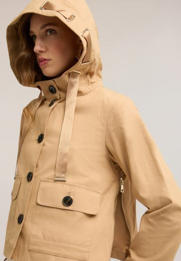 Куртка с накладнымит карманами