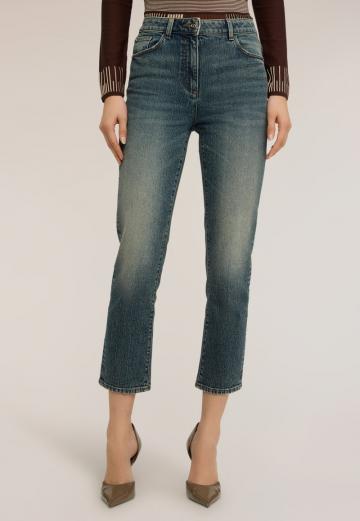 Короткие джинсы