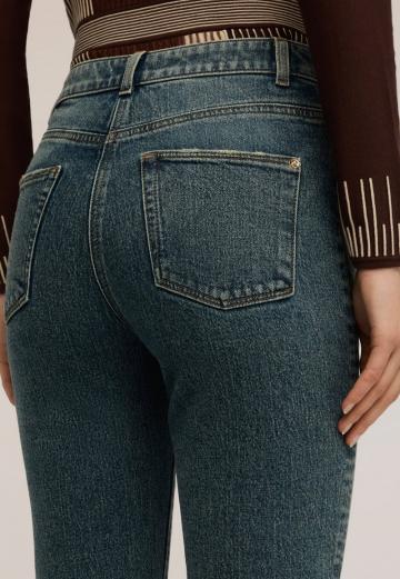 Короткие джинсы