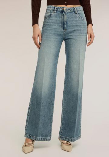 Клешеные джинсы