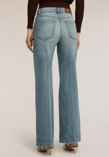 Клешеные джинсы