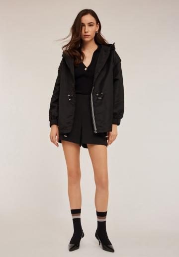 Куртка с накладнымит карманами