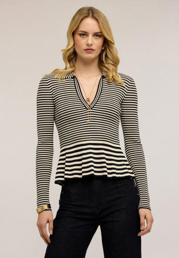 Пуловер в полоску