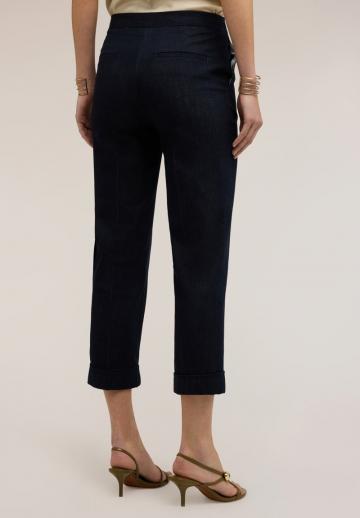 Короткие джинсы