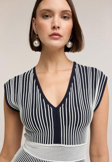 Вязаное платье