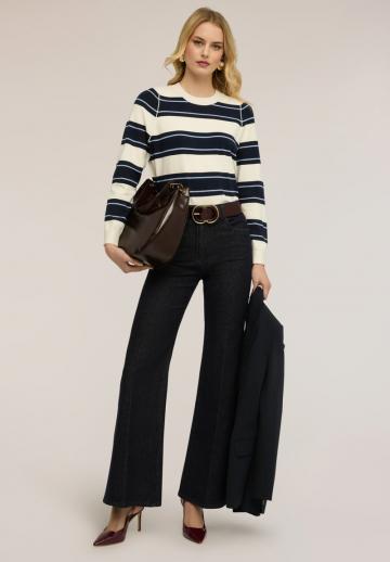 Пуловер в полоску