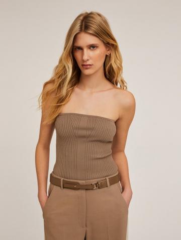 Топ без бретелек