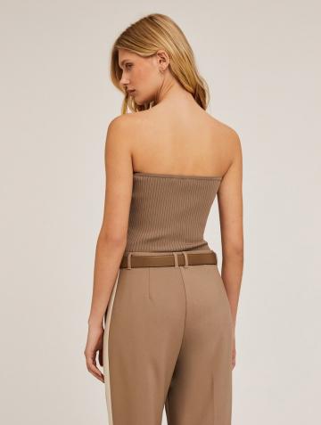 Топ без бретелек