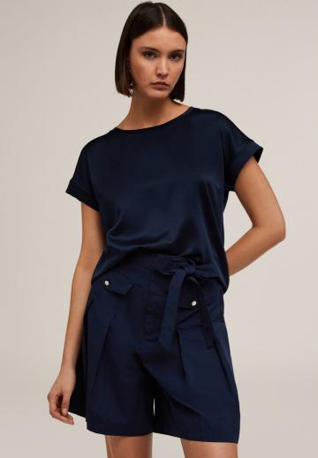 Атласная блузка