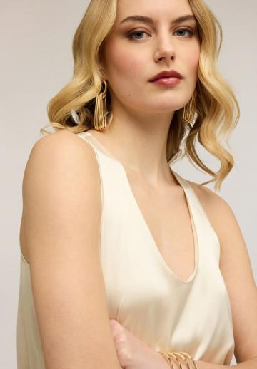 Блузка без рукавов