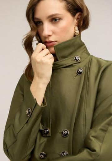 Блейзер с накладными карманами