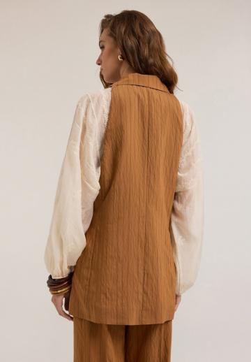 Длинный жилет