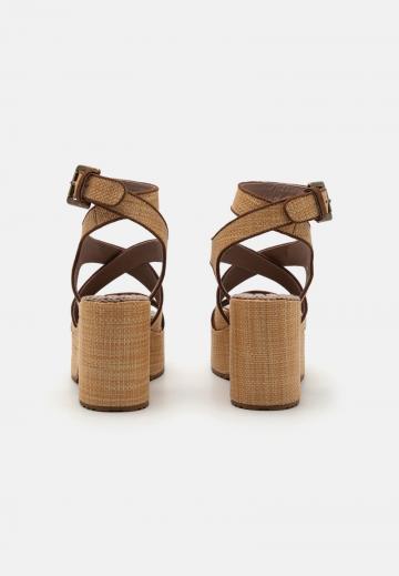 Босоножки на платформе