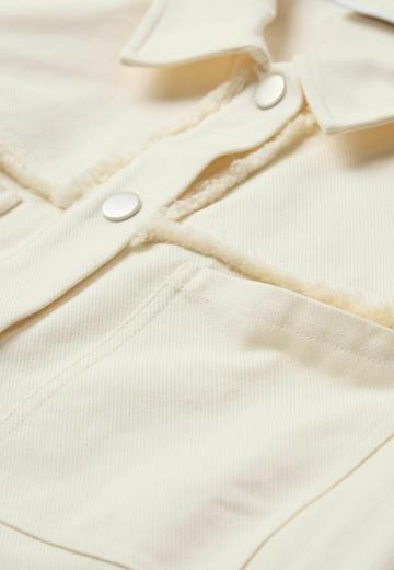 Куртка с накладнымит карманами