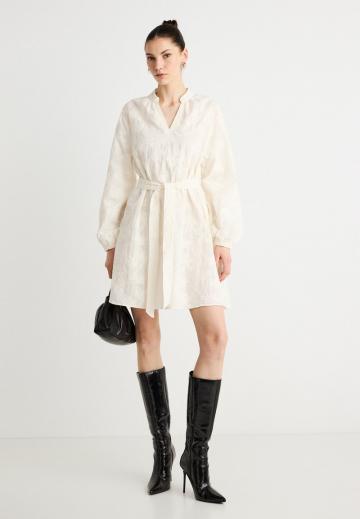 Короткое платье