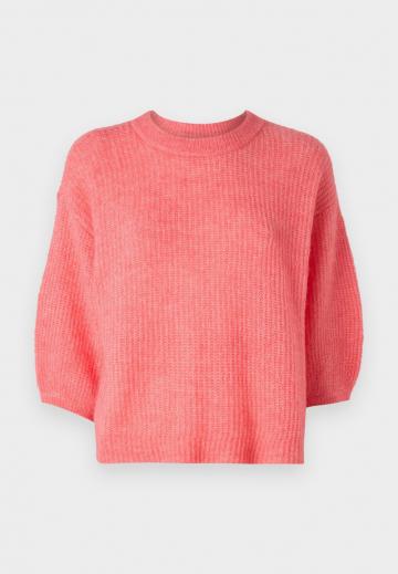 Пуловер с рукавом три четверти