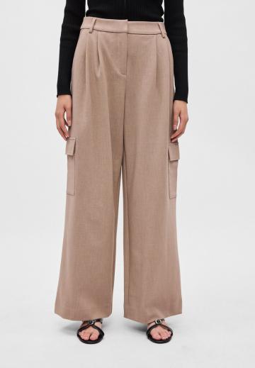 Брюки с накладными карманами