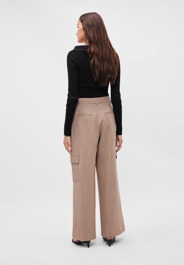 Брюки с накладными карманами