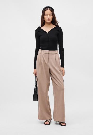 Брюки с накладными карманами