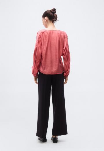 Атласная блузка