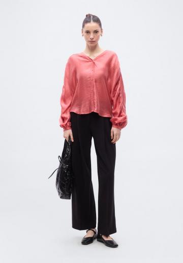 Атласная блузка
