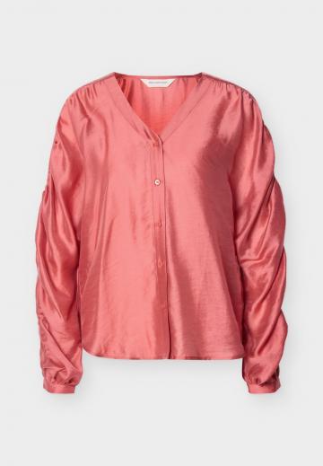 Атласная блузка