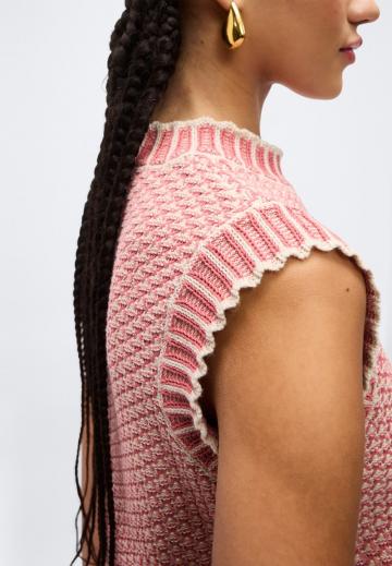 Пуловер без рукавов