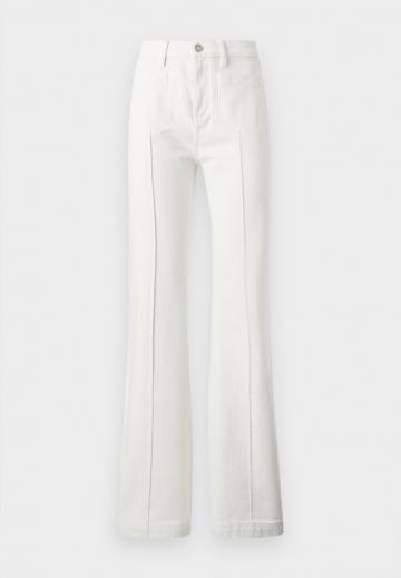 Клешеные джинсы