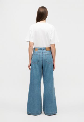 Джинсы бойфренда