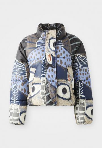 Зимняя куртка