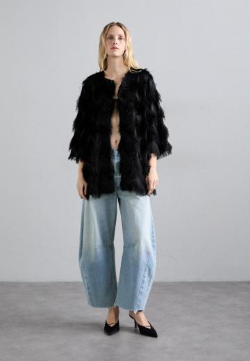 Короткое пальто