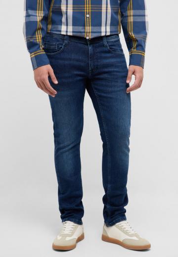 Узкие джинсы
