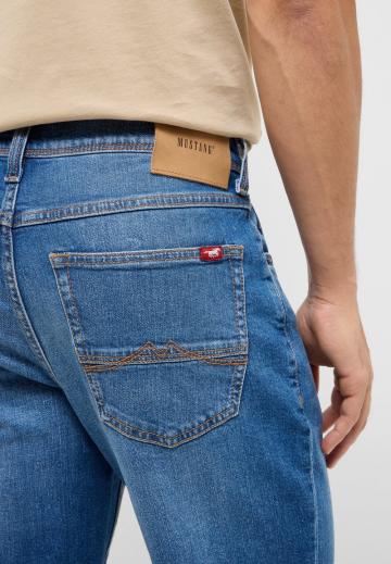 Узкие джинсы