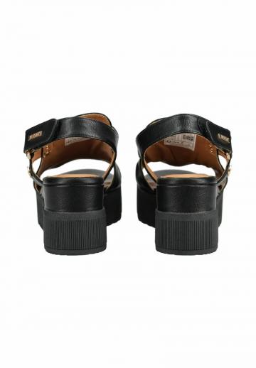 Босоножки на танкетке