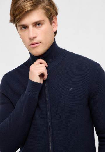 Вязаная кофта