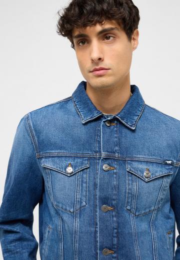 Джинсовая куртка