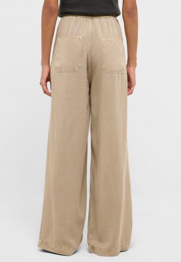 Клешеные джинсы