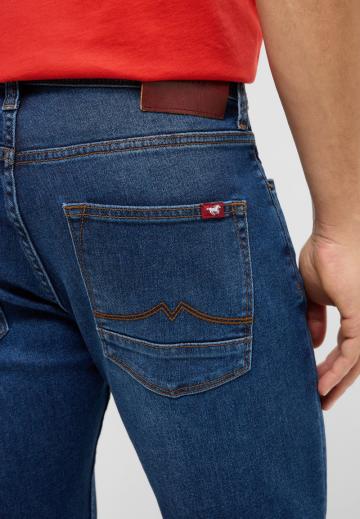 Узкие джинсы