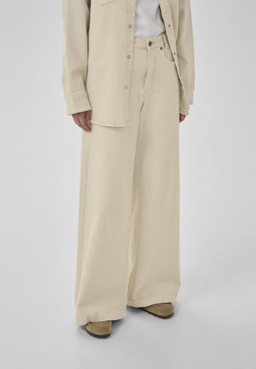 Клешеные джинсы